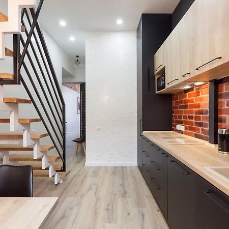 Leogrand Apartments On Khmelnytskoho 11 Lviv Luaran gambar