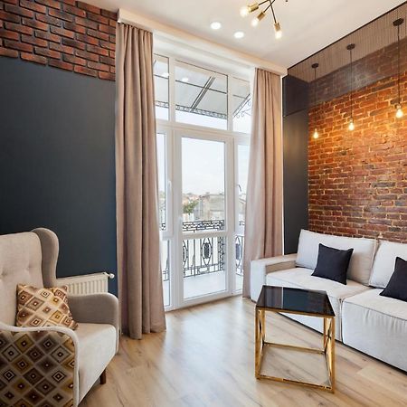 Leogrand Apartments On Khmelnytskoho 11 Lviv Luaran gambar