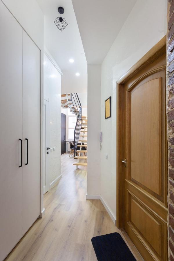 Leogrand Apartments On Khmelnytskoho 11 Lviv Luaran gambar