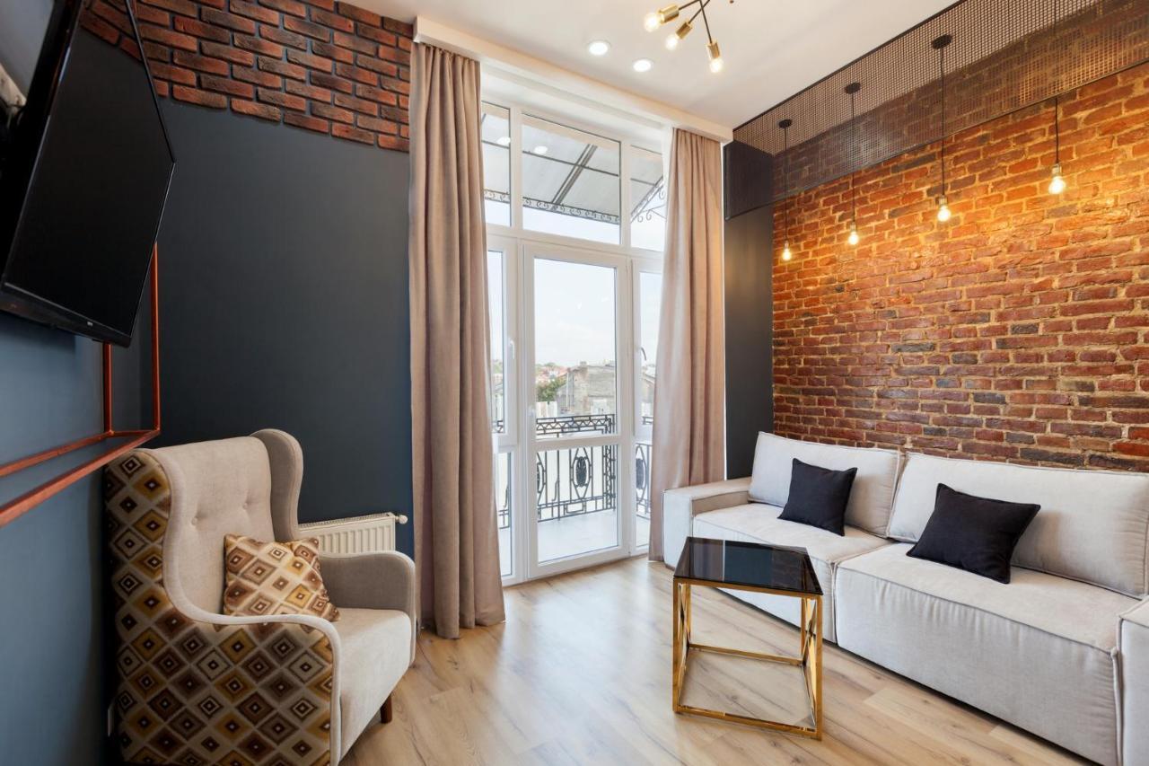 Leogrand Apartments On Khmelnytskoho 11 Lviv Luaran gambar