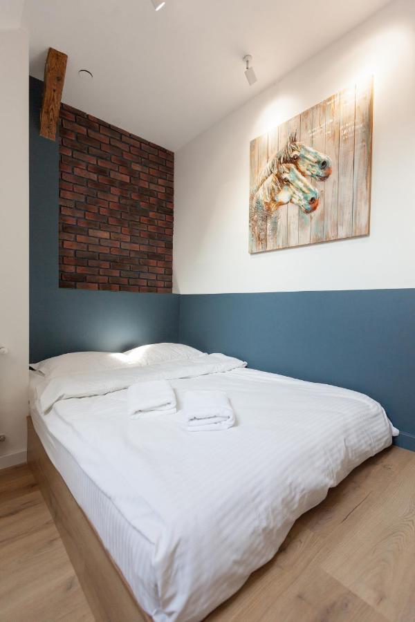 Leogrand Apartments On Khmelnytskoho 11 Lviv Luaran gambar