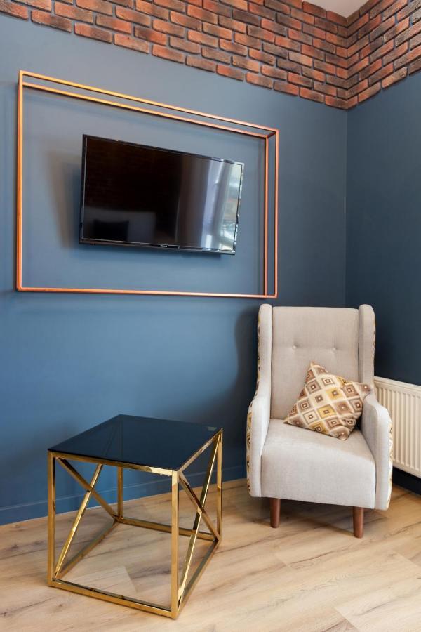 Leogrand Apartments On Khmelnytskoho 11 Lviv Luaran gambar