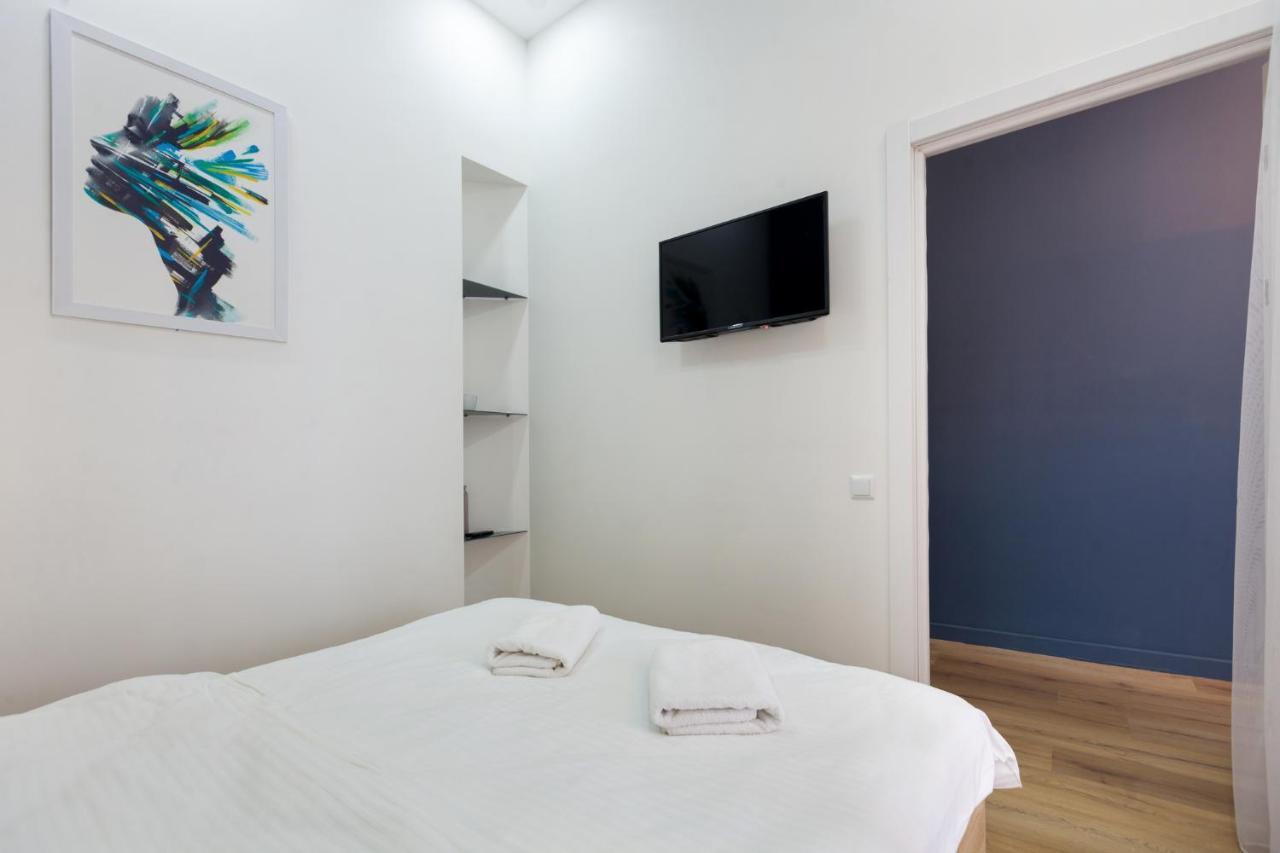 Leogrand Apartments On Khmelnytskoho 11 Lviv Luaran gambar
