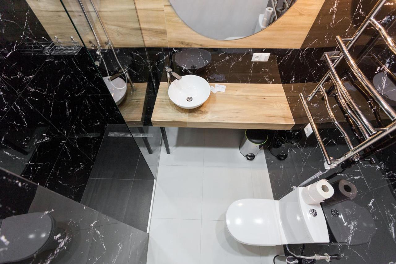 Leogrand Apartments On Khmelnytskoho 11 Lviv Luaran gambar