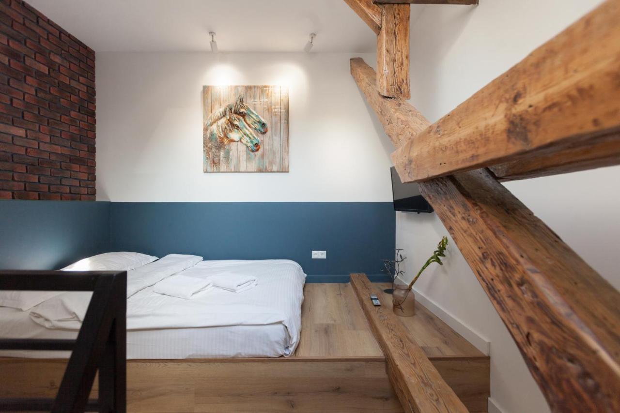 Leogrand Apartments On Khmelnytskoho 11 Lviv Luaran gambar