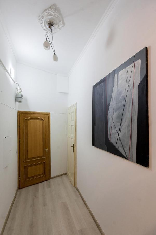 Leogrand Apartments On Khmelnytskoho 11 Lviv Luaran gambar