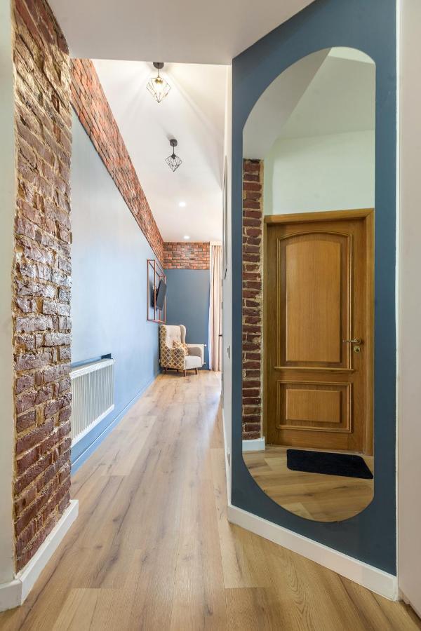 Leogrand Apartments On Khmelnytskoho 11 Lviv Luaran gambar
